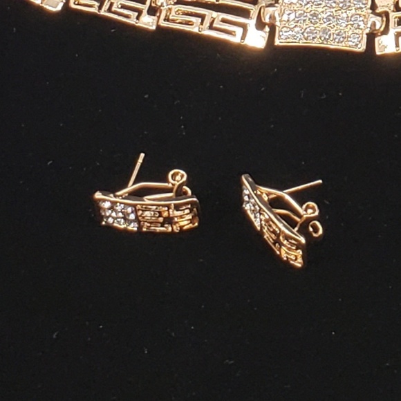 4 Piece Necklace Set - Picture 4 of 5